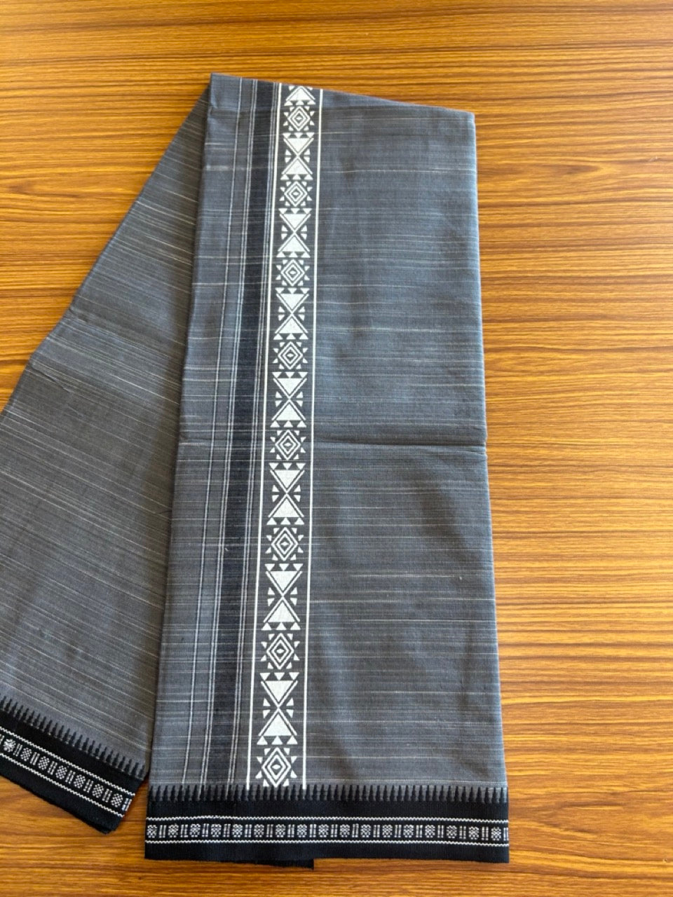 12% Discount!!! Kaitharikada Pure Cotton - Single Kaily / Lungi - 3.25 inch printed kara with White+Black colour & Ash Black body Kuppadam Border (2 metre / 4 muzham) - 2KK8007AS