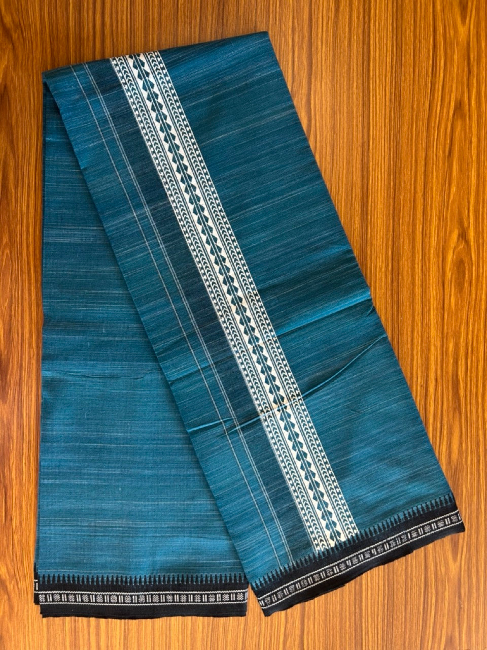 12% Discount!!! Kaitharikada Pure Cotton - Single Kaily / Lungi - 5 inch printed kara with White+Black & Peacock blue colour body Kuppadam Border (2 metre / 4 muzham) - 5KK8007AS