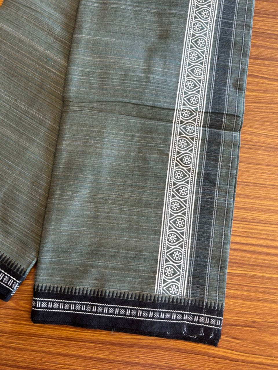 12% Discount!!! Kaitharikada Pure Cotton - Single Kaily / Lungi -  3.25 inch printed kara with White+Black & Dark Olive Green colour body Kuppadam Border (2 metre / 4 muzham) - 7KK8007AS