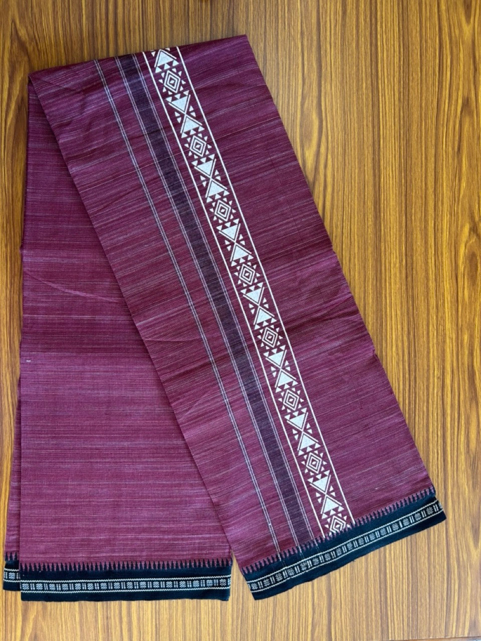 12% Discount!!! Kaitharikada Pure Cotton - Single Kaily / Lungi -  3.75 inch printed kara with White+Black & Grape Wine colour body Kuppadam Border (2 metre / 4 muzham) - 11KK8007AS