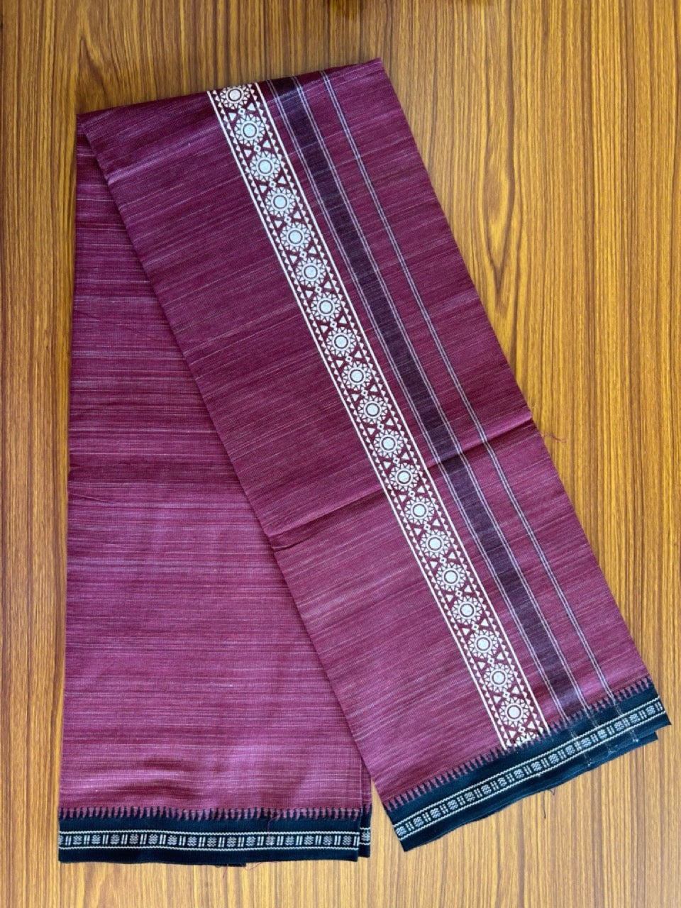 12% Discount!!! Kaitharikada Pure Cotton - Single Kaily / Lungi -  3.5 inch printed kara with White+Black & Grape Wine colour body Kuppadam Border (2 metre / 4 muzham) - 13KK8007AS