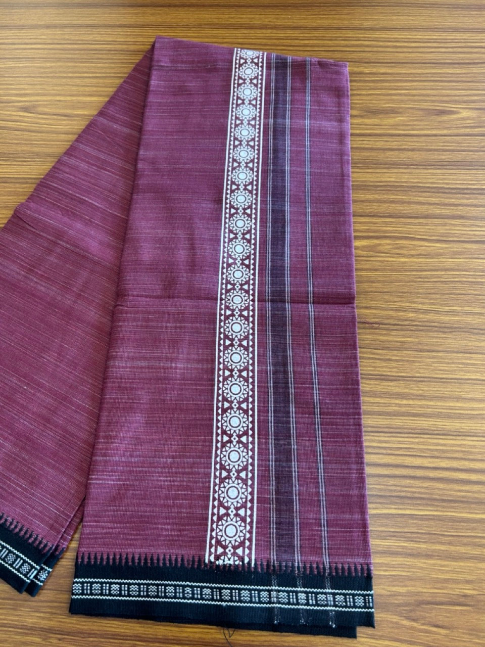 12% Discount!!! Kaitharikada Pure Cotton - Single Kaily / Lungi -  3.5 inch printed kara with White+Black & Grape Wine colour body Kuppadam Border (2 metre / 4 muzham) - 13KK8007AS