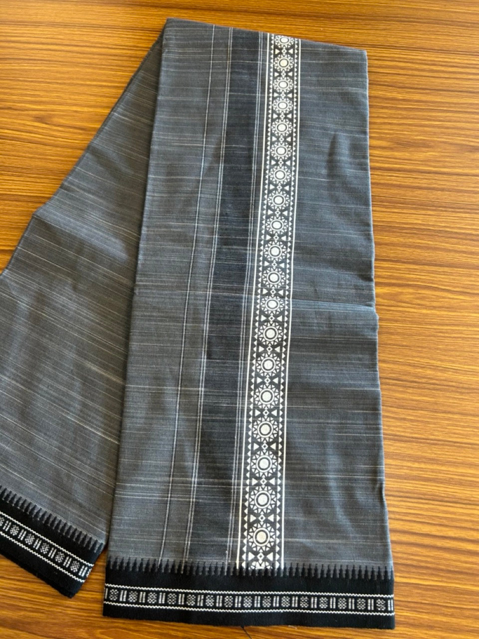 12% Discount!!! Kaitharikada Pure Cotton - Single Kaily / Lungi -  4 inch printed kara with White+Black &  Ash Black colour body Kuppadam Border (2 metre / 4 muzham) - 16KK8007AS