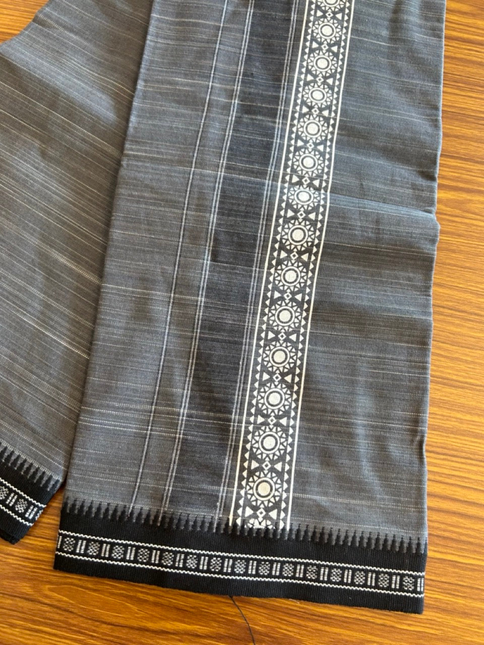 12% Discount!!! Kaitharikada Pure Cotton - Single Kaily / Lungi -  4 inch printed kara with White+Black &  Ash Black colour body Kuppadam Border (2 metre / 4 muzham) - 16KK8007AS