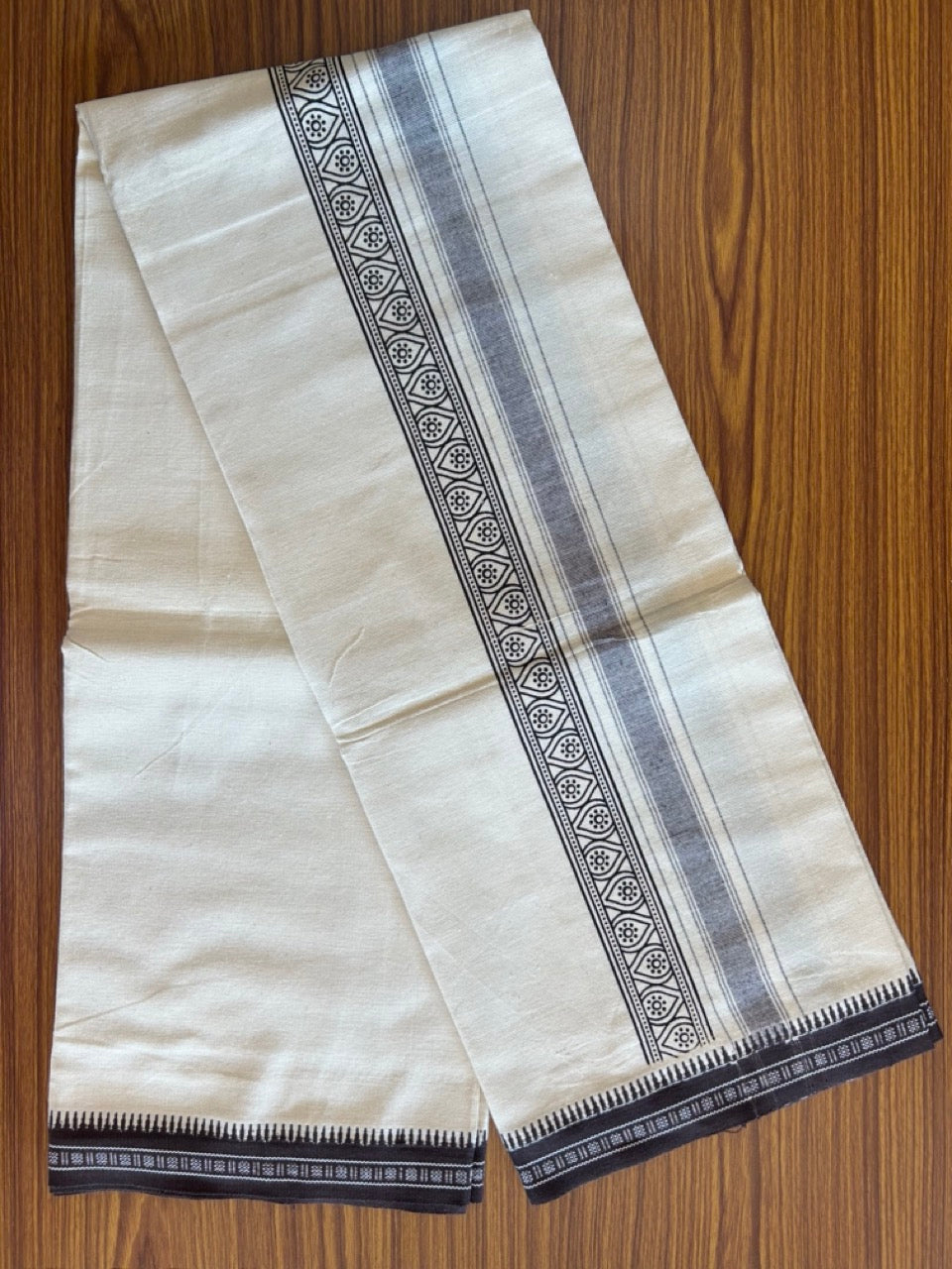 12% Discount !! Kaitharikada Pure Cotton Single OFF WHITE- (Unbleached) Kaily / Lungi - 3.25 inch Chocolate Brown Striped Printed kara Kuppadam Border with OFF WHITE colour body (2 meter / 4 muzham)- 5KK8008AS