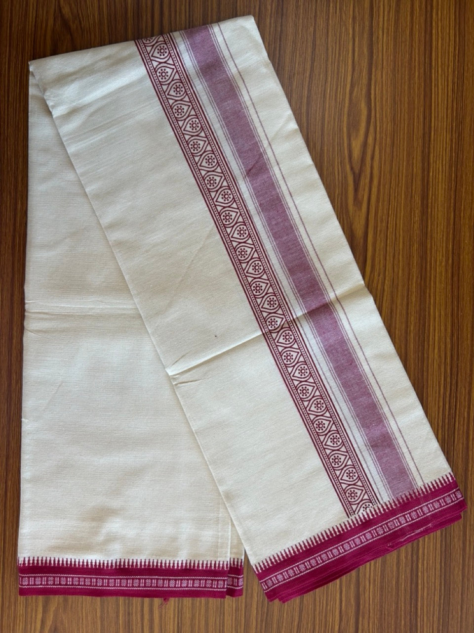 12% Discount !! Kaitharikada Pure Cotton Single OFF WHITE - (Unbleached) Kaily / Lungi - 3.5 inch Magenta Red Striped Printed kara Kuppadam Border with OFF WHITE  colour body (2 meter / 4 muzham)- 8KK8008AS