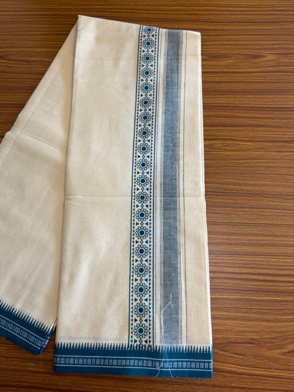 12% Discount !! Kaitharikada Pure Cotton Single OFF WHITE - (Unbleached) Kaily / Lungi - 3.5 inch Peacock Blue Striped Printed kara Kuppadam Border with OFF WHITE colour body (2 meter / 4 muzham)- 11KK8008AS