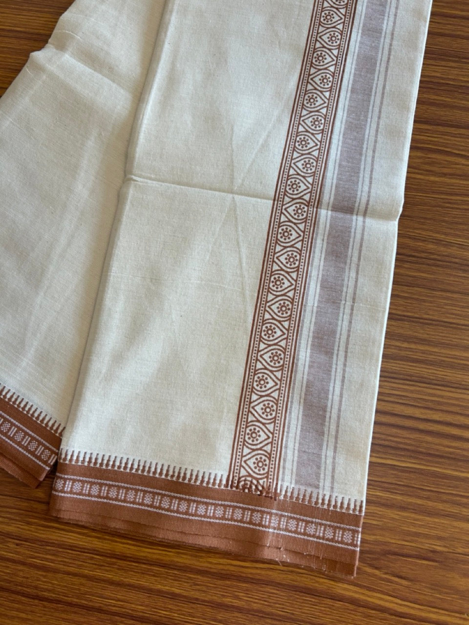 12% Discount !! Kaitharikada Pure Cotton Single OFF WHITE - (Unbleached) Kaily / Lungi - 3 inch Walnut Brown Striped Printed kara Kuppadam Border with OFF WHITE colour body (2 meter / 4 muzham)- 15KK8008AS