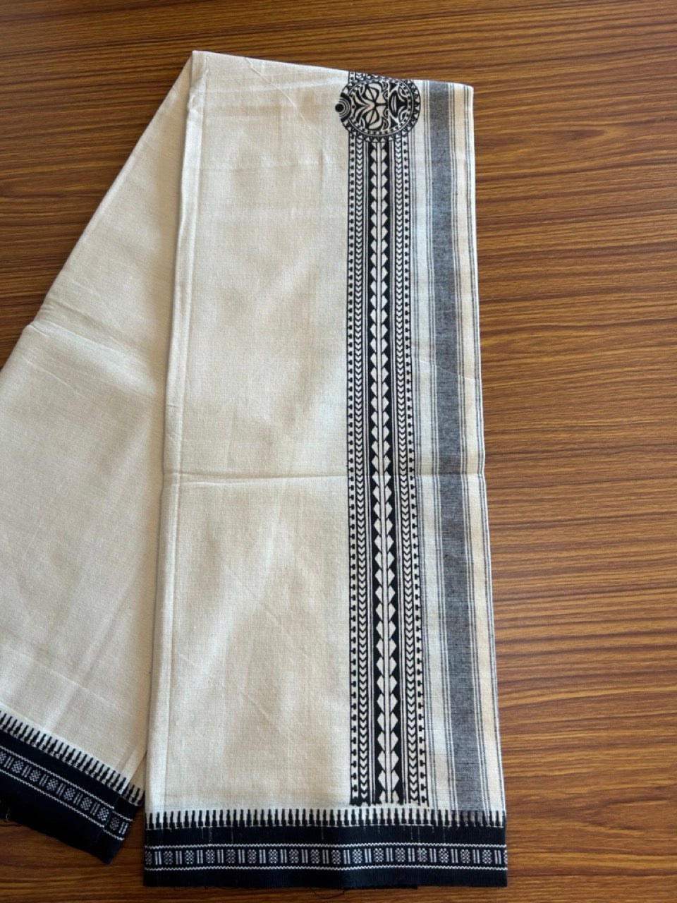 12% Discount !! Kaitharikada Pure Cotton Single OFF WHITE - (Unbleached) Kaily / Lungi - 4 inch Black Striped Printed kara Kuppadam Border with OFF WHITE colour body (2 meter / 4 muzham)- 20KK8008AS