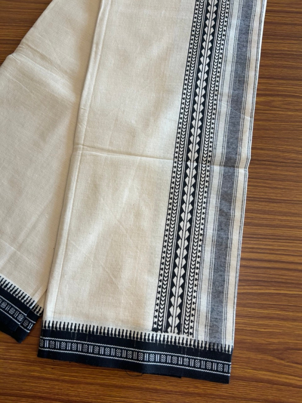 12% Discount !! Kaitharikada Pure Cotton Single OFF WHITE - (Unbleached) Kaily / Lungi - 4 inch Black Striped Printed kara Kuppadam Border with OFF WHITE colour body (2 meter / 4 muzham)- 20KK8008AS