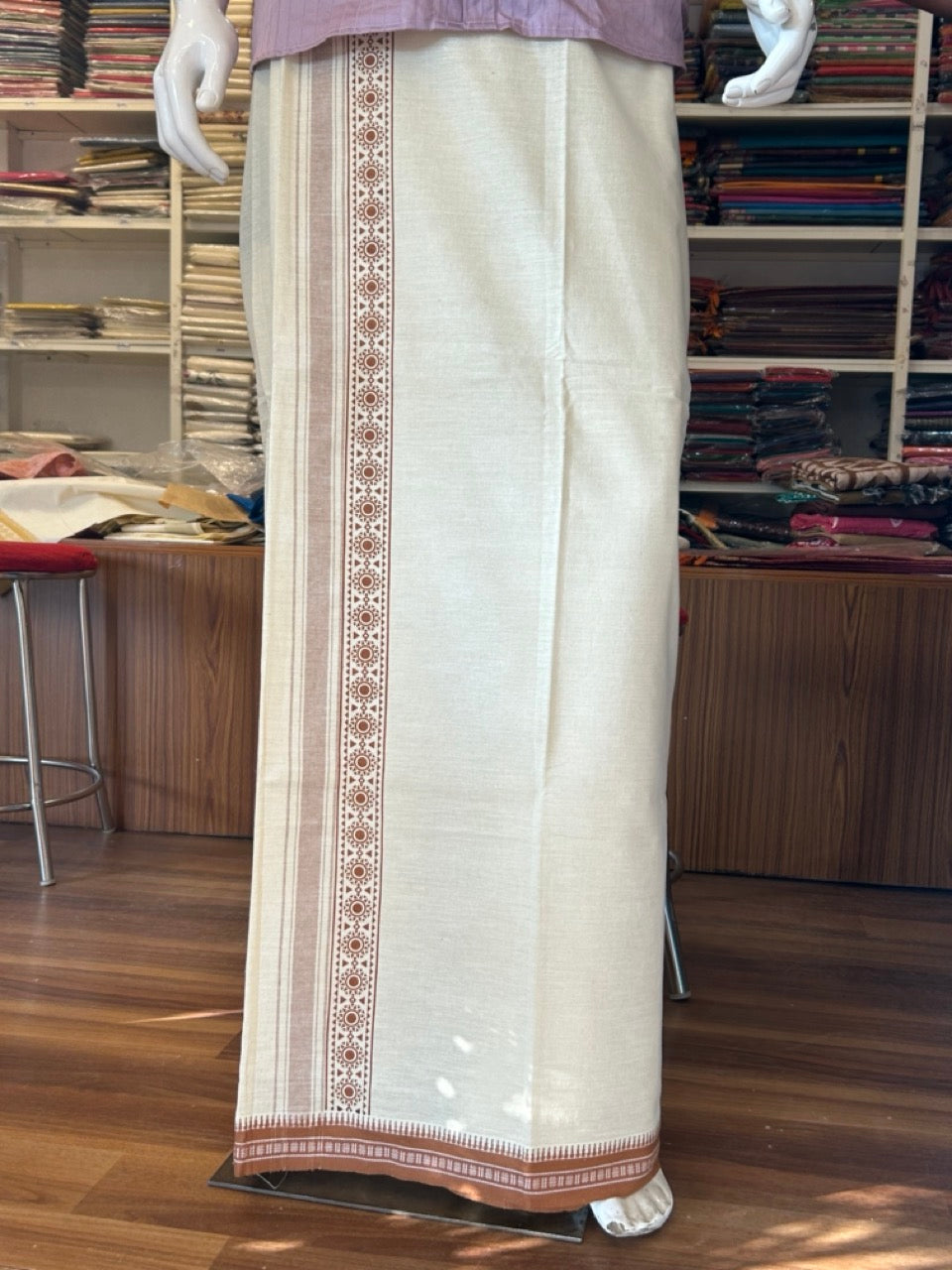 12% Discount !! Kaitharikada Pure Cotton Single OFF WHITE - (Unbleached) Kaily / Lungi - 3 inch Walnut Brown Striped Printed kara Kuppadam Border with OFF WHITE colour body (2 meter / 4 muzham)- 18KK8008AS