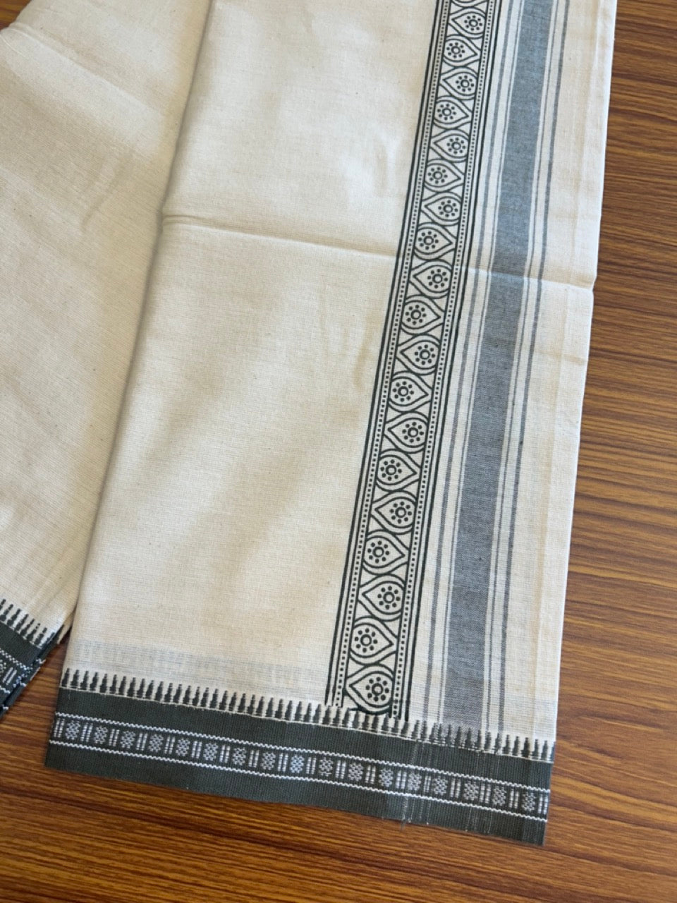 12% Discount !! Kaitharikada Pure Cotton Single OFF WHITE - (Unbleached) Kaily / Lungi - 3 inch Dark Olive Green Striped Printed kara Kuppadam Border with OFF WHITE colour body (2 meter / 4 muzham) -4KK8009AS