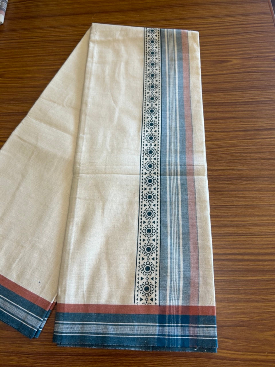 12% Discount !! Kaitharikada Pure Cotton Single OFF WHITE - (Unbleached) Kaily / Lungi - 3.75 inch  Peacock green & Brownish Orange Striped Dark green Printed kara Kuppadam Border with OFF WHITE colour body (2 meter / 4 muzham)- 1KK8010AS