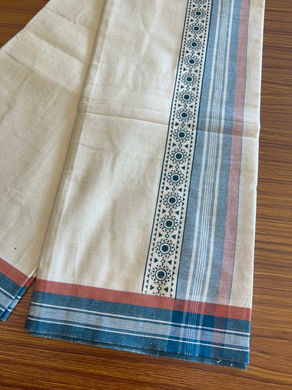 12% Discount !! Kaitharikada Pure Cotton Single OFF WHITE - (Unbleached) Kaily / Lungi - 3.75 inch  Peacock green & Brownish Orange Striped Dark green Printed kara Kuppadam Border with OFF WHITE colour body (2 meter / 4 muzham)- 1KK8010AS