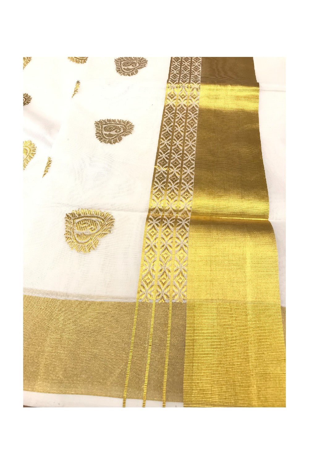 Kerala Cotton Vishu Special Mundum Neriyathum Single (Set Mundu) with –  Southloom Handmade and Organics