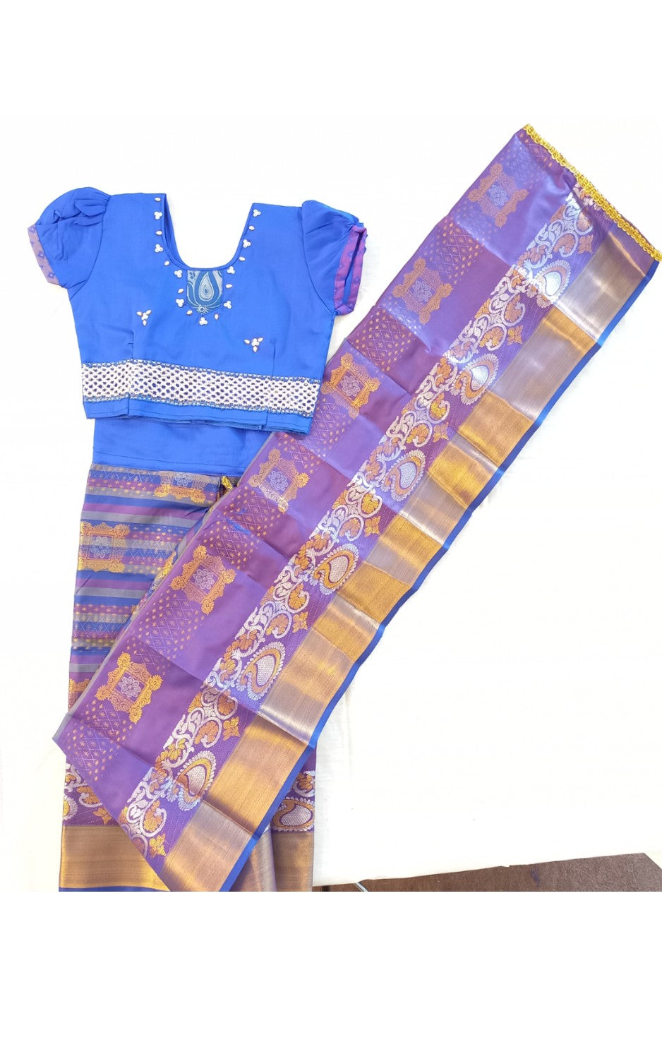 15% Discount Kaitharikada - Traditional South Indian Kids Saree- Blue & Gold colour saree - Size (26).