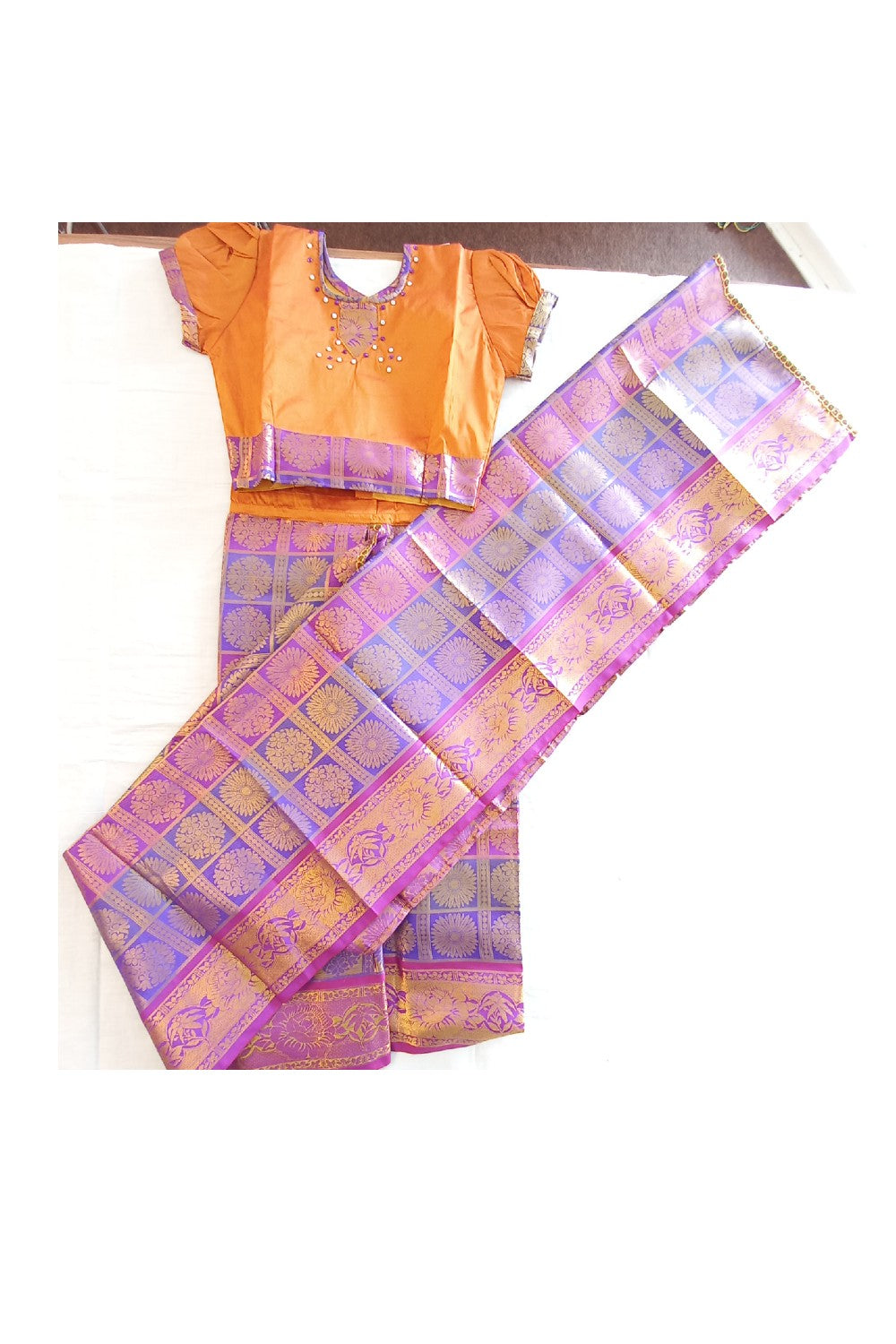 15% Discount Kaitharikada - Traditional South Indian Kids Saree- Orange & Violet colour saree - Size (30).